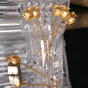 6x Gold-Plated Cocktail Picks in Apple Design: Mid Century Bar Cart Accessory