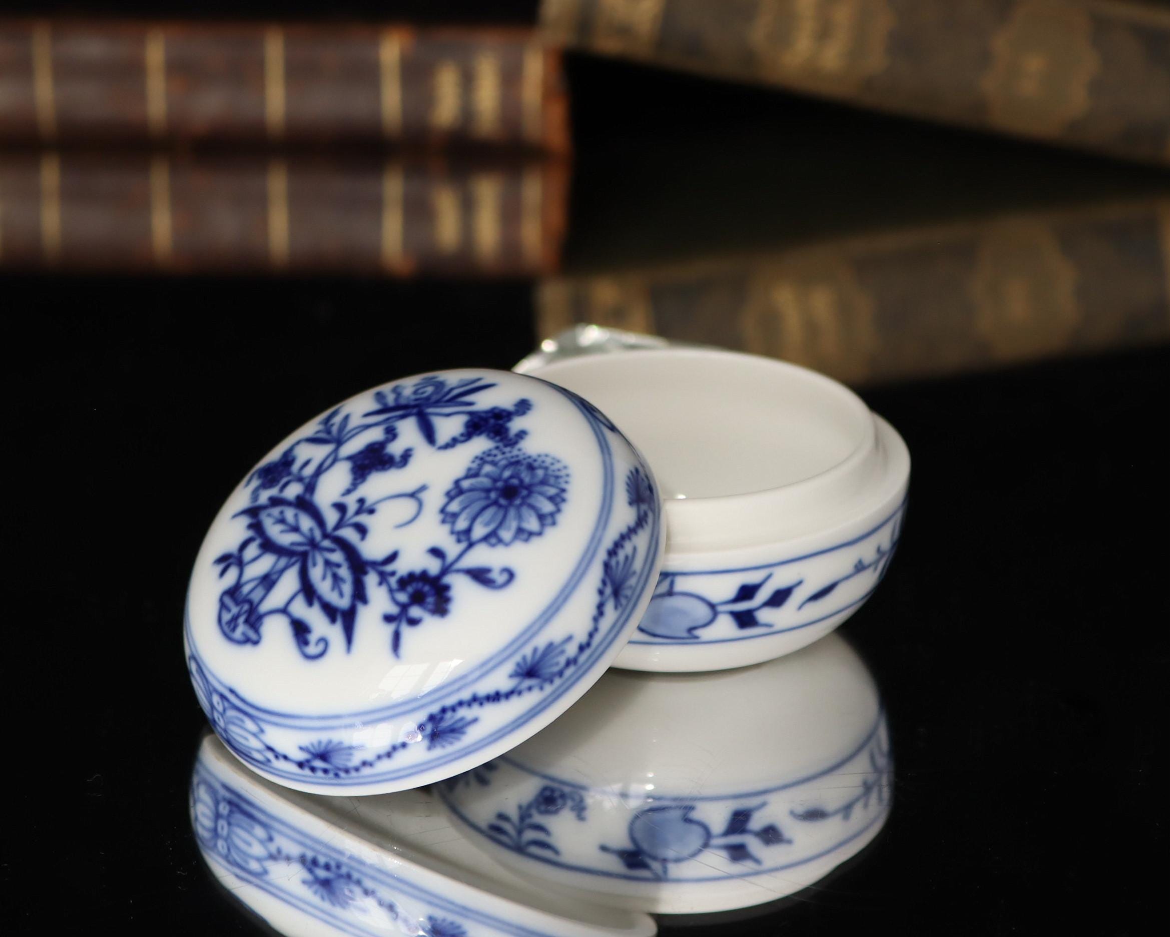 MEISSEN Porcelain Trinket Box - Hand-painted Blue Onion