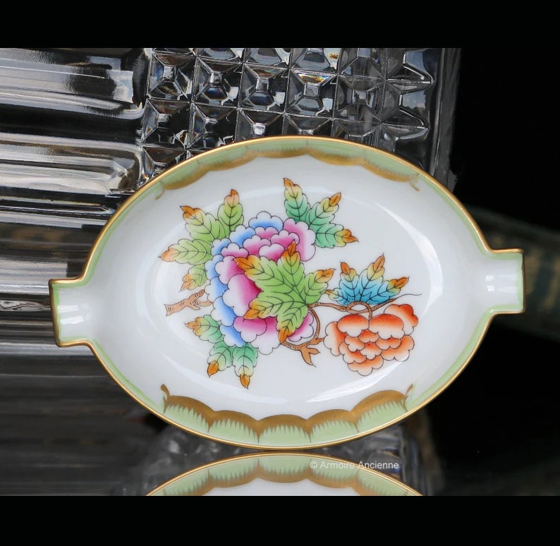 HEREND Porcelain Ashtray - Hand-painted, Queen Victoria - Etsy