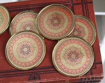 Sottobicchieri decorati in ottone / Set di 5