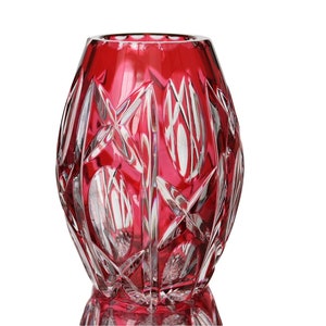 KRISTALVAAS met cranberry-overlay - NACHTMANN