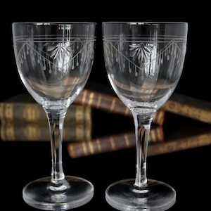 2x Crystal WINE Glasses, Etched