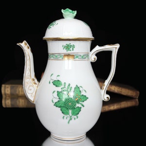 Porcelain Coffee Pot 613 - HEREND Apponyi Green, Rose Knob