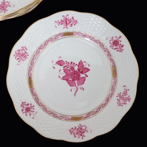 HEREND Porcelain Dessert Plates  Ø 16,5 cm - Apponyi Pattern in Raspberry