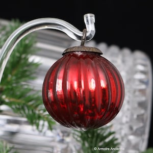 Rouge GLASS KUGEL in Ripped Design - vintage allemand Heavy Glass Christmas Tree Ornement Bauble