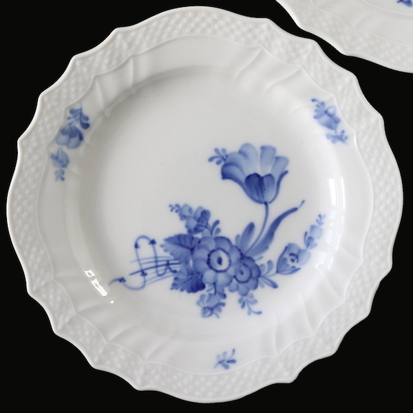 2x Small Porcelain Plates Ø 18 cm - ROYAL COPENHAGEN Blue Flower, Hand-Painted (1st Grade)