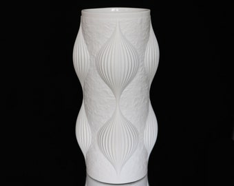Hutschenreuther ヴィンテージ 花瓶　ドイツ製 HUTSCHENREUTHER の白素焼き磁器の花瓶、ヴィンテージ、オプアート