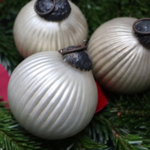 3x Heavy Glass Christmas Tree Ornaments Baubles, Matte Ripped