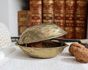 Cascanueces de latón con diseño de nogal