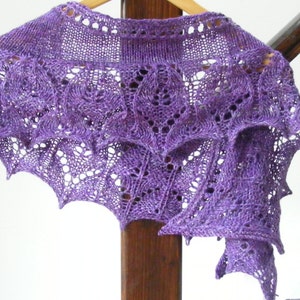 Deora Corcra; a scarf or mini shawl pattern. PDF Knitting Pattern, Instant Download, Shawl Pattern, knit pattern