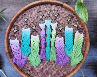 Dip-Dye Macrame Keychain // READY TO SHIP