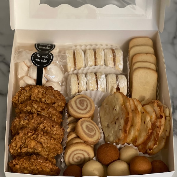 Assorted cookie box