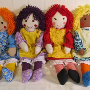OP BESTELLING GEMAAKT: Handgemaakte stoffen poppen, origineel ontwerp, etnische poppen, voddenpoppen, unieke poppen, speelgoed voor kinderen, jongenspop, meisjespop