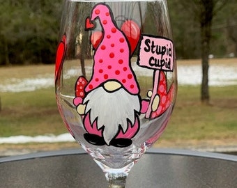 Valentines Day Gnome hand painted wine glass, Funny Gnome wine glasses, heart wine glasses, Valentine wine glass, funny wine glass