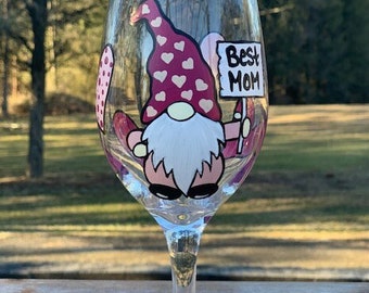 Gnome Mom Best Nana Best MiMi Best Gigi Gnome hand painted wine glass, Gnome wine glasses, bestie wine glass, bestie glasses, Mothers Day