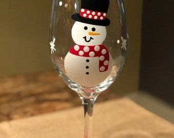 Snowman hand-painted wine glass/winter wine glass/Christmas wine glass/Snowman gifts/Snowman glasses/snowman glassware gift