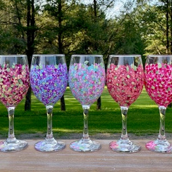 Hydrangea Wine Glass, Flower Wine Glass, Floral Wine Glass,  Gifts For Her, Hand Painted Floral Wine Glass, Bridesmaid Glasses, Spring Glass