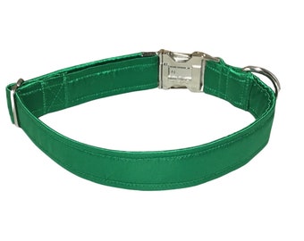 Collier de mariage et collier pour événements spéciaux en satin vert émeraude pour chiens et chats avec boucle noire ou