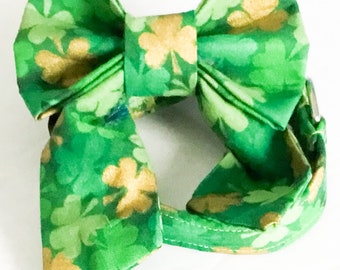Green & Gold Shamrock St. Patrick's Day Collar with Matching Bow for Girl Dogs and Cats//Buckled or Martingale//Matching 5 Ft Leash Option