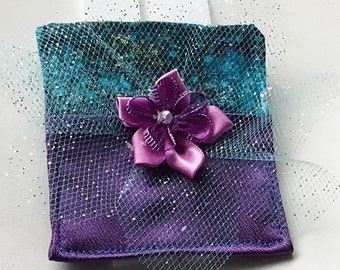 Pochette porte-alliances satin violet et bleu sarcelle pour chien ou chat