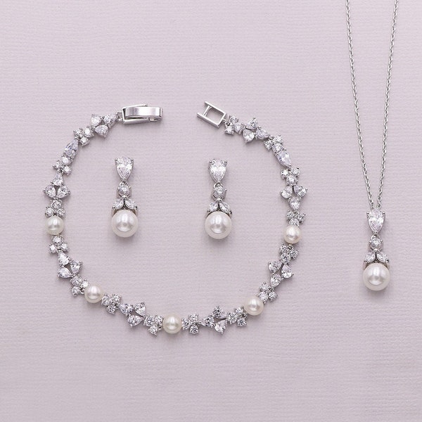 Dainty Pearl Jewelry Set, pearl bridal earrings, wedding jewelry, bridesmaid jewelry, bridal jewelry set, Kathy Jewelry Set