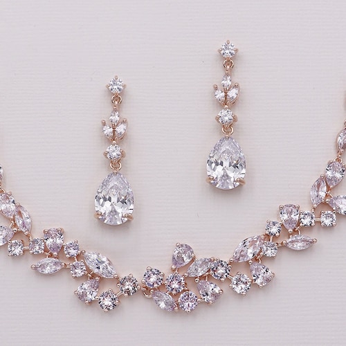 Lux Accessories Bling Heart Jewelry Set - 3PC Chain Necklace, Bracelet & Stud Earrings
