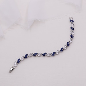 Parure de bijoux bleu saphir, parure de mariage feuille bleu marquise, parure de collier boucles d'oreilles bleus, parure de bijoux Evelyn bleu saphir et transparent image 6