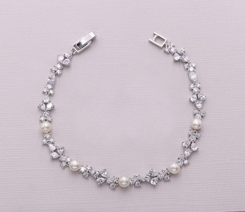 Crystal Pearl Bracelet, pearl bridal bracelet, wedding jewelry, bride…