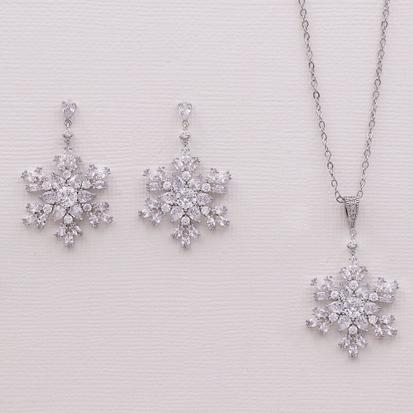 Snowflake Jewelry Set, CZ Wedding Earrings, Snowflake Earrings Crystal, winter wedding , Snowflake Dangle Earrings and Necklace Jewelry Set