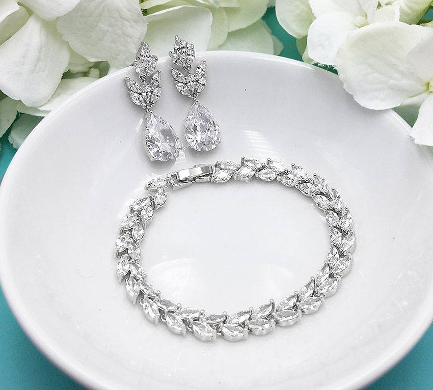 Bridal Earrings Set, Wedding Earrings and Bracelet, Silver Bridal Jew…