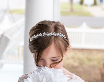 Tocado de diadema de niña de flores, tiara de niña de flores, tocado de niña de flores, tiara de primera comunión, tiara de niña de flores de perla sophia