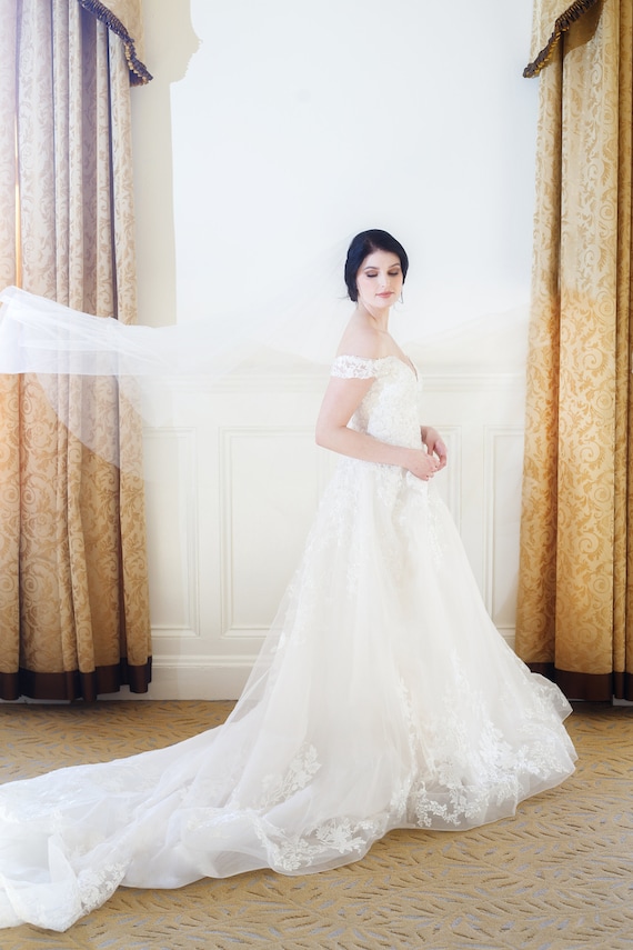 Ivory 2 tier wedding veil online