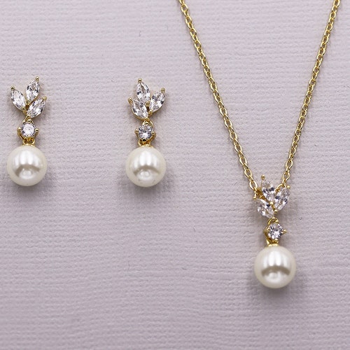 Teardrop Style Pearl Dangle GOLD Earrings and Necklace Set Etsy
