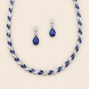 Parure de bijoux bleu saphir, parure de mariage feuille bleu marquise, parure de collier boucles d'oreilles bleus, parure de bijoux Evelyn bleu saphir et transparent image 2