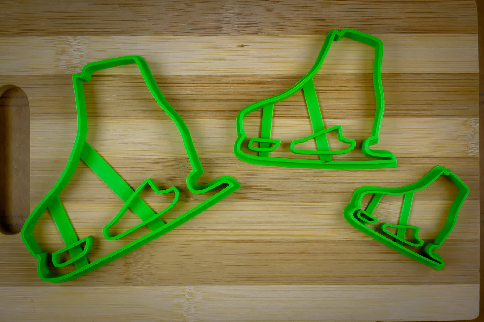 Ice skating shoe Ice skate Shoe with metal blades attached Etsy