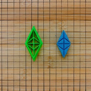 Diamantformad kakform - Stor 3D-diamantkristall med trianglar - Geometriskt mönster - Bakverktyg