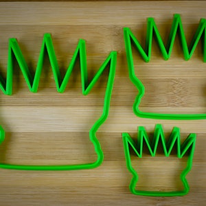 Chess piece - Queen - Powerful piece - Lady - Cookie Cutter Multi-Size