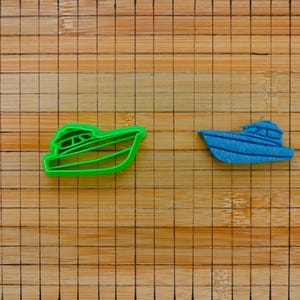 Speedboat Cookie Cutter - Powerboat Biscuit Mold - Motorboat Shape for Nautical Cookies - Little Fast Vessel