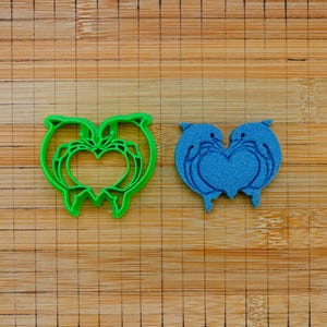 Tagliabiscotti Delfini a Cuore – Tagliabiscotti Delfino Innamorato – Animale Marino – Vita Marina – Multi-Formato