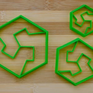 Hexagon Cube Cookie Cutter - Geometric Hexagon with 3D Cube Pattern - Multi-Size Polygon Cookie Cutter - Baking & Fondant Tool Multi-Size