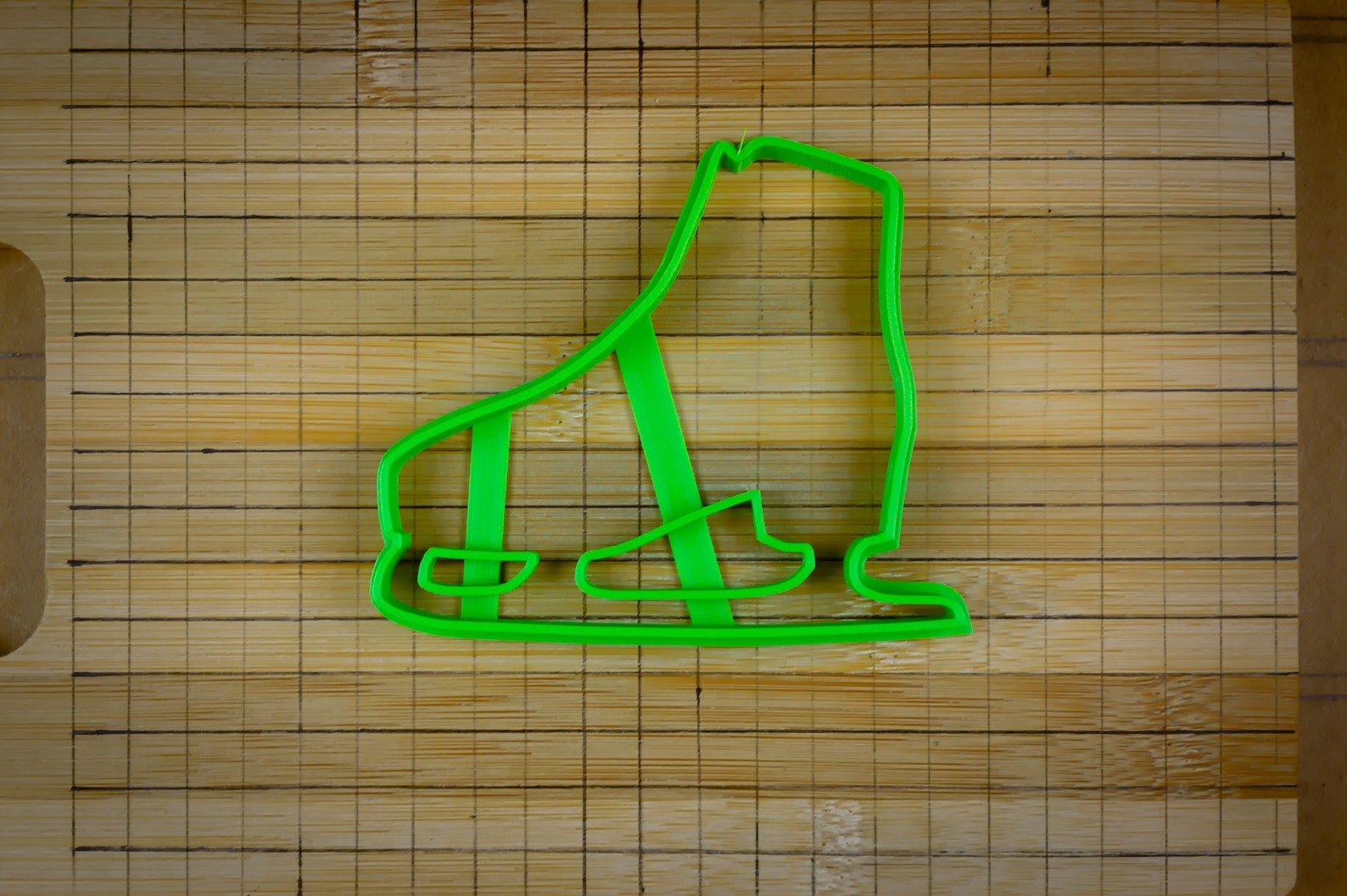 Ice skating shoe Ice skate Shoe with metal blades attached Etsy