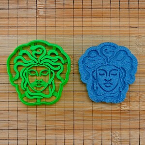 Cortador de galletas con forma de cabeza de Medusa - Cortador de galletas con forma de gorgona de la mitología griega - Criatura mítica gótica - Varios tamaños
