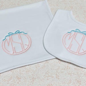 Monogrammed Baby Bib & Burp Cloth Set | Baby Shower Gift