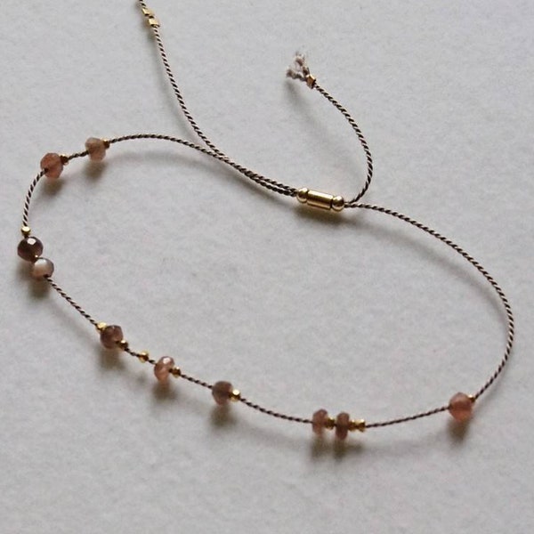 Bracelet en soie avec pierres de lune en chocolat à facettes et perles de style vermeil, superposition de bijoux, bracelet à superposer, cadeau de bijoux de luxe bohème pour elle