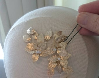Gold Leaf Hairpin: Freshwater Pearl & Crystal Wedding Hair  display picture 3