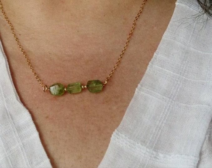 Raw peridot necklace ,green crystal jewelry , August birthstone gift, gold jewelry  birthday gift for her, Midas touch, boho chic jewellery,