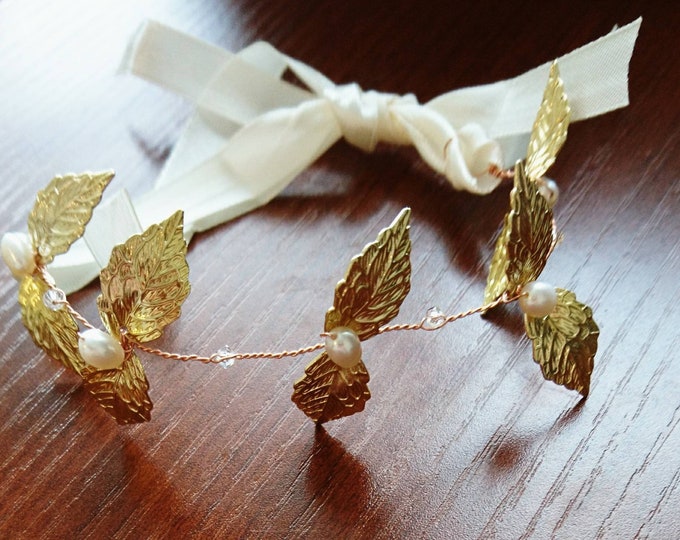 Gold Leaf Grecian goddess bracelet, Boho wedding, woodland theme wedding, Grecian costume, gold leaves, bridesmaid jewellery, pearl wedding