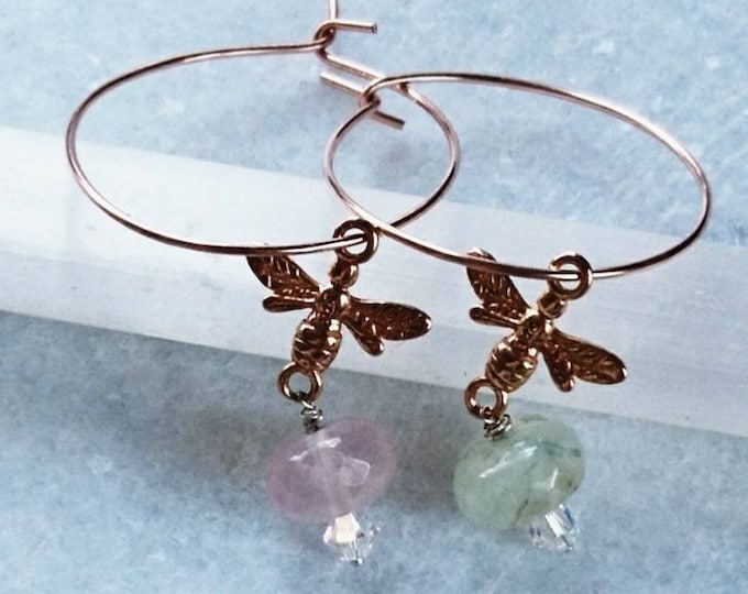 Rose gold bee earrings with rose quartz and prehnite, rose quartz earrings, prehinite earrings, summer jewellery, summer party,