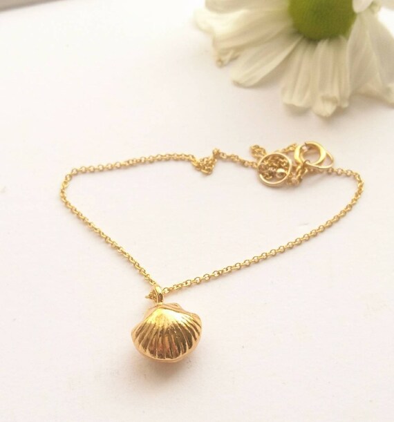 Shell anklet, gold anklet with vermeil shell charm