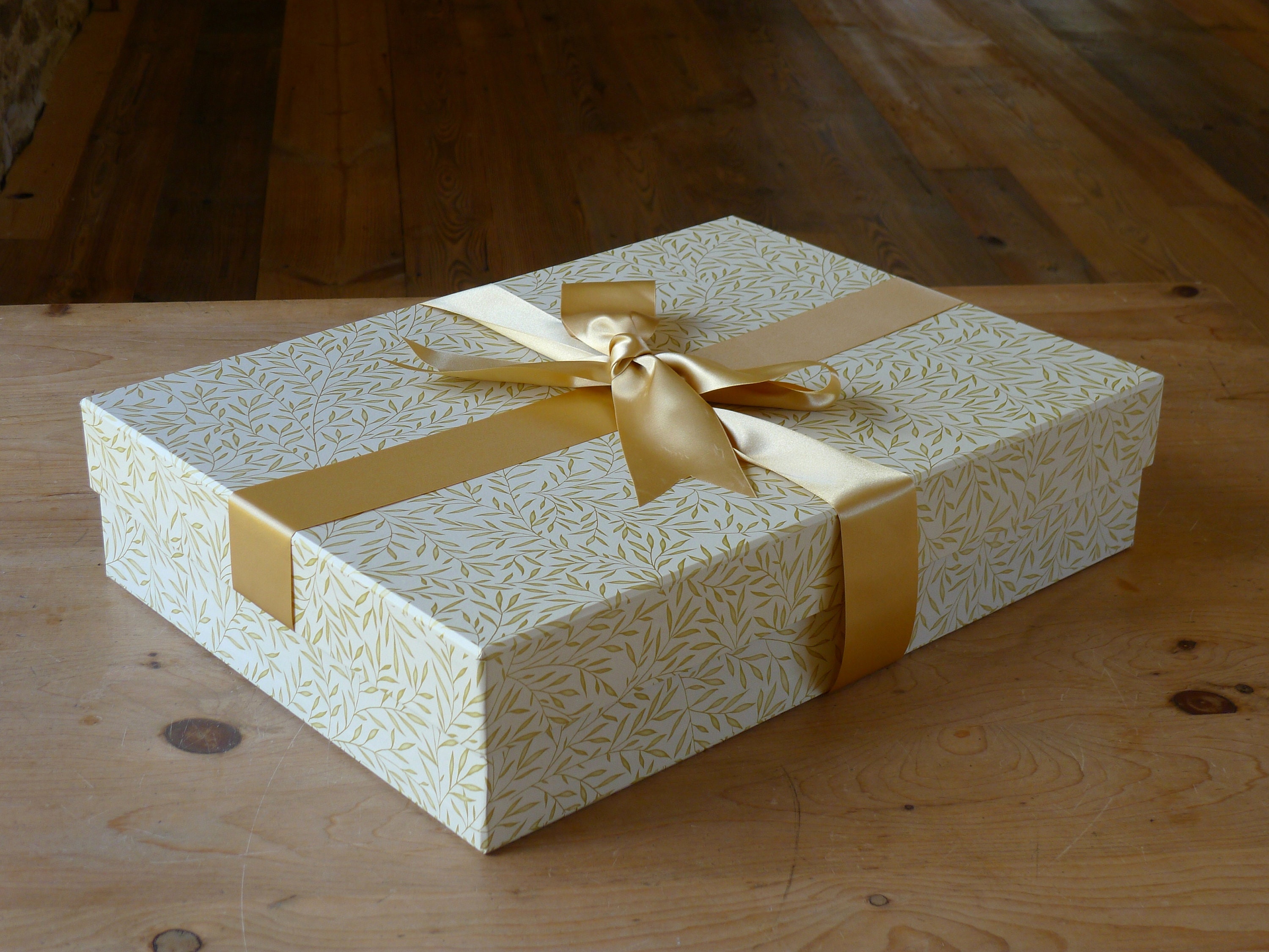 The William Morris Prom Wedding Dress Box in Lily Leaf Gold | Wedding Dress Storage | William Morris Exclusive